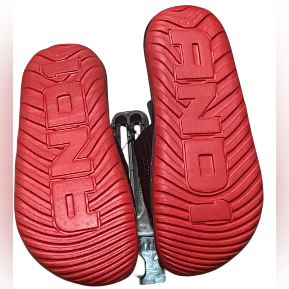 AND1 Athletic Adjustable Swirl Sandals Men’s Size 8 Black Red Comfort Slides NWT